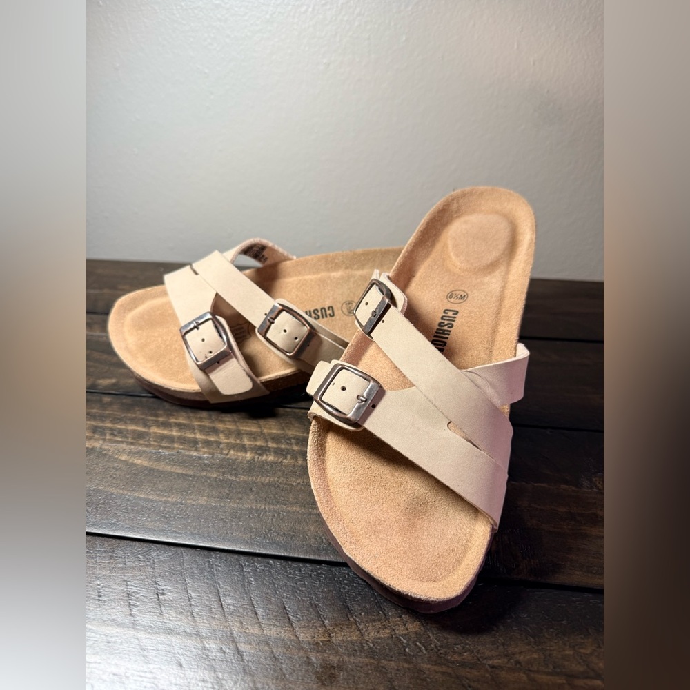 Cushionaire Women's Lane Cork
Footbed Two Strap Tan Size 6 1/2 - Picture 2 of 6